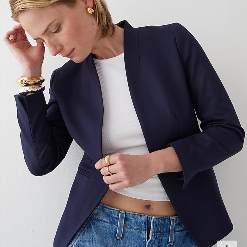 J crew Going Out Blazer 365 Sz 2 Navy Blue Inverted collar Stretch Twill